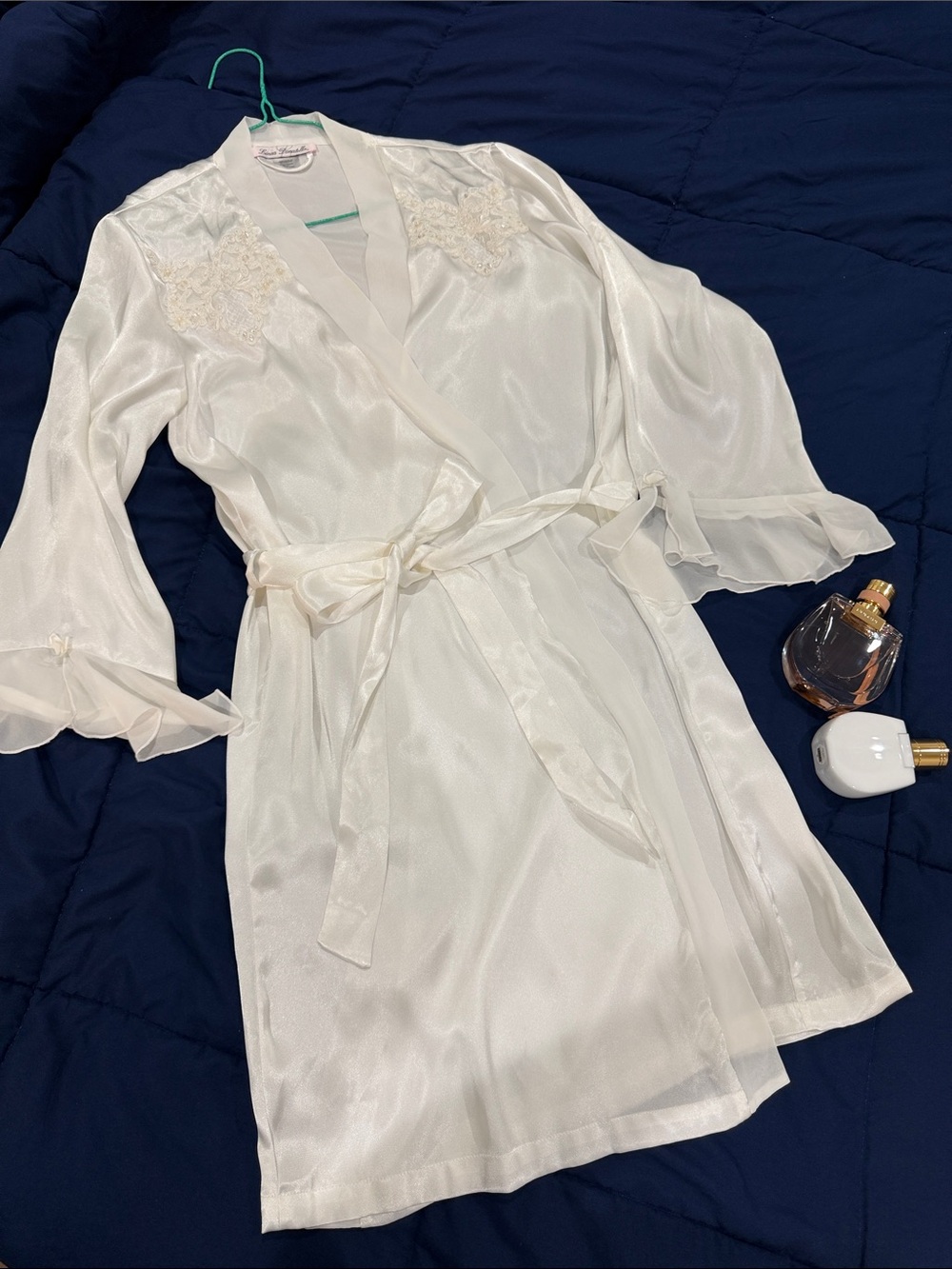 Linea Donatella white satin robe size s/M